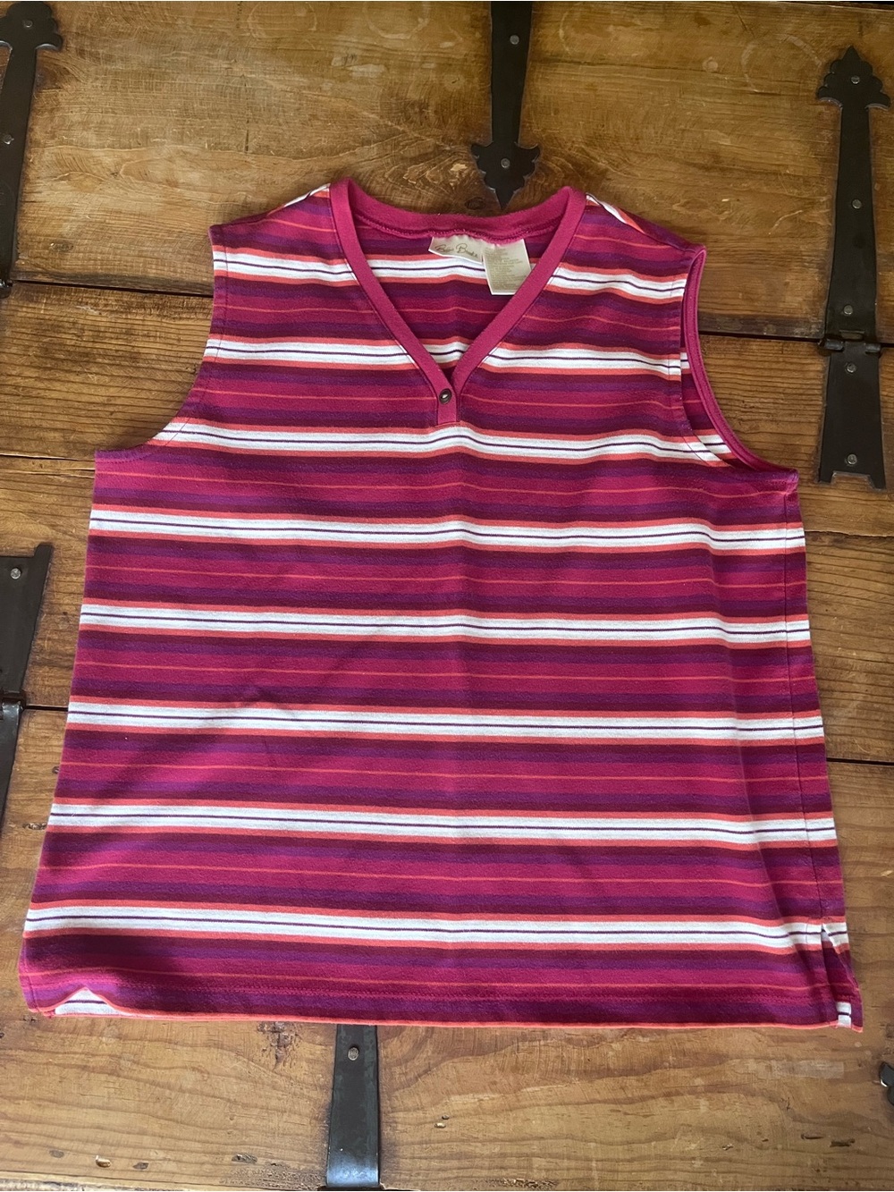 Sleeveless Striped V-Neck Tank in Raspberry‎ and White